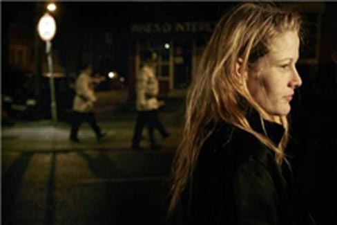 دختران دانشجوی خارجی برای تامین شهریه چه کارهایی میکنند!؟ +تصاویر