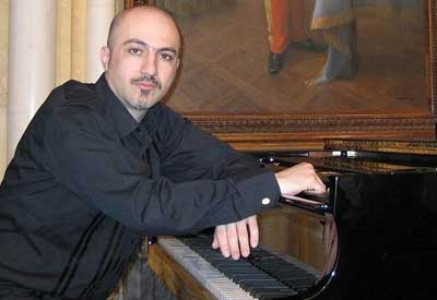 بیوگرافی هومن خلعتبری