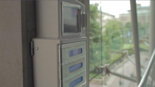 برایت باکس: یک کیوسک شارژ تلفن همراه با امنیت بالا